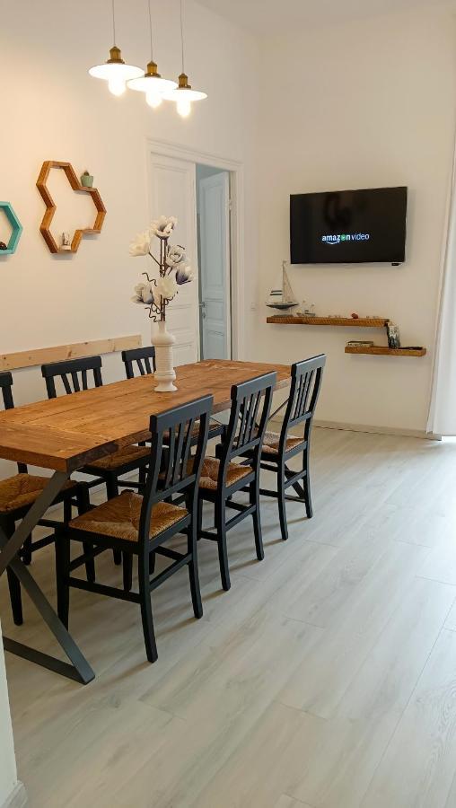 Peggy House Apartment ลาสเปเซีย ภายนอก รูปภาพ